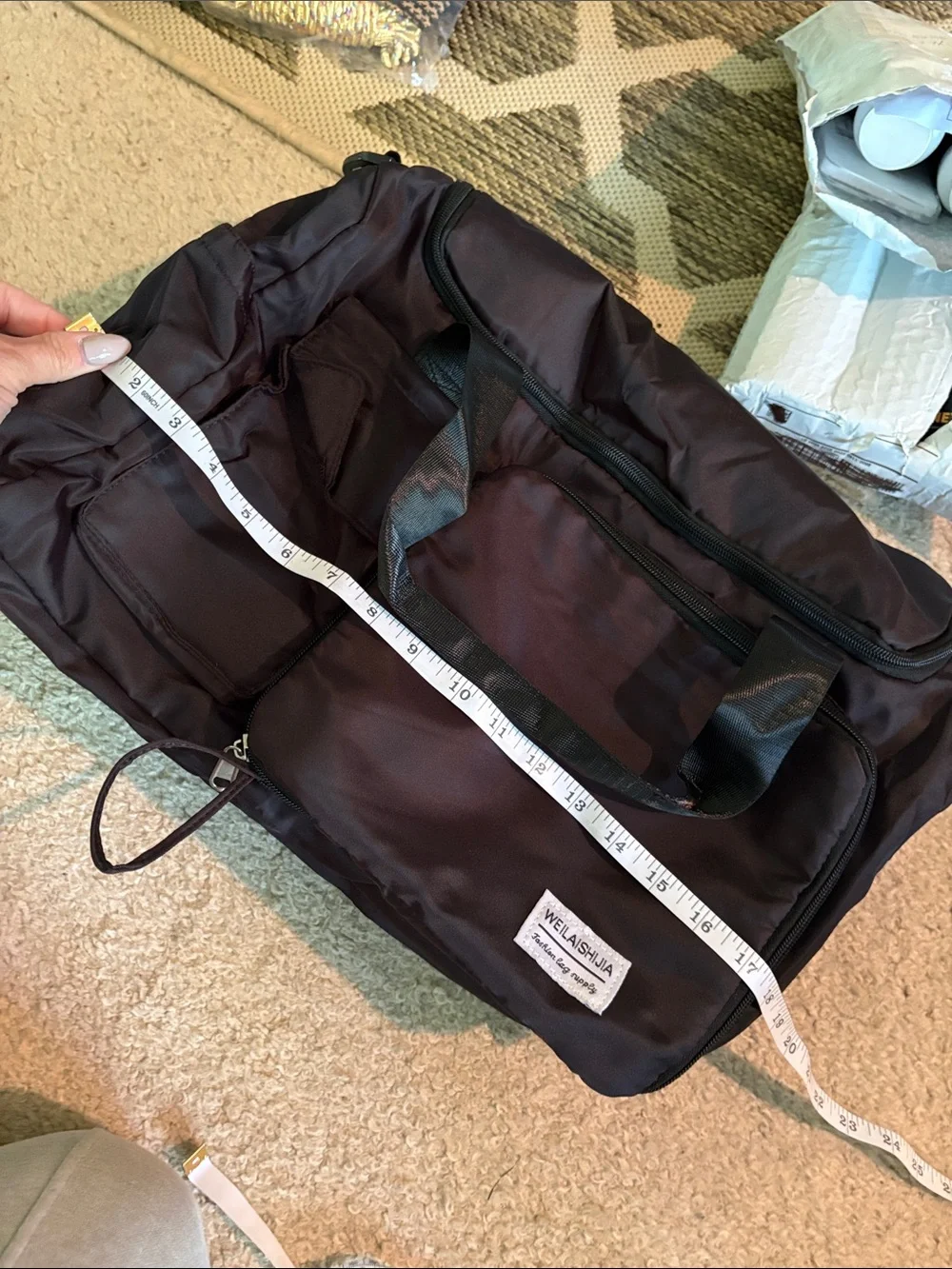 weilaishijia black duffel